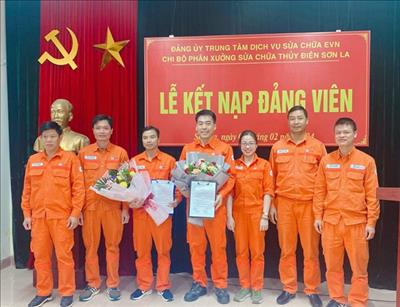 Chi bộ Phân xưởng sửa chữa Thủy điện Sơn La tổ chức lễ kết nạp Đảng viên mới