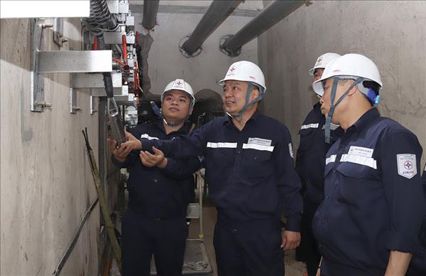 Lần đầu tiên thay thế cáp dầu bằng cáp khô trong nhà máy thủy điện tại Việt Nam